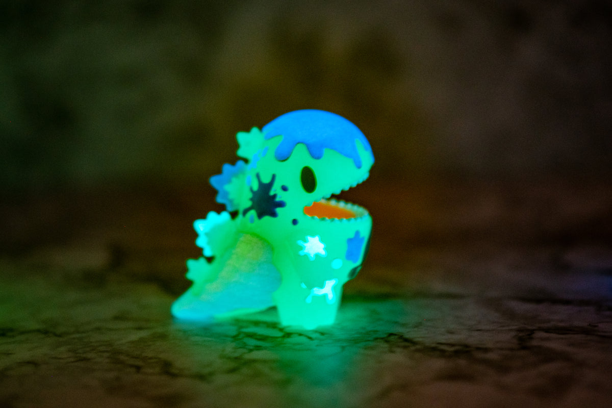 UNBOX INDUSTRIES 恐竜 ziqi DINO IceCream Pink Ice Cream Ziqi Wu Dino Art Figure UNBOX INDUSTRIES VERY